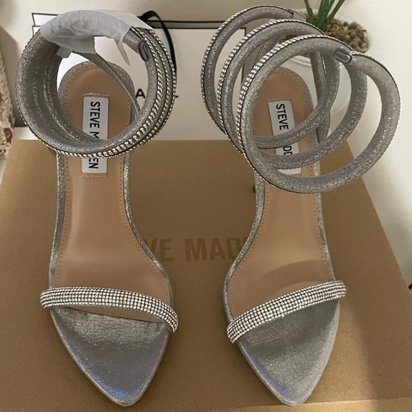 Steve Madden wrap around heel - Picture 3 of 3